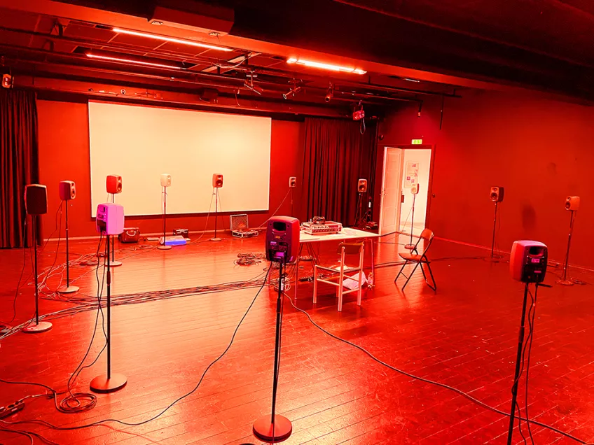 Red room. Photo.